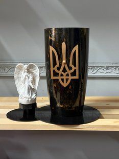 Ваза меморіальна для кладовища 2 в 1 з ангелом, бронзовим тризубом та сонячною панеллю, чорна GCHA фото